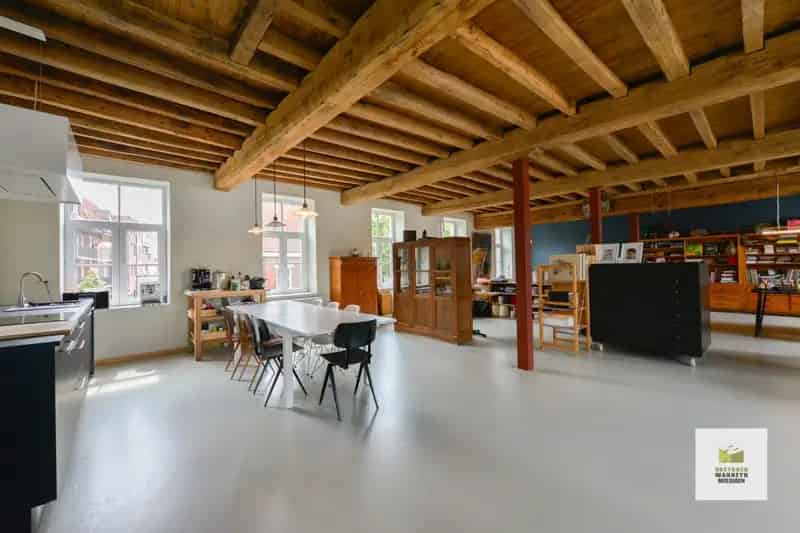 Huis te huur Roeselare: gerenoveerd handelspand met woning en tuin
