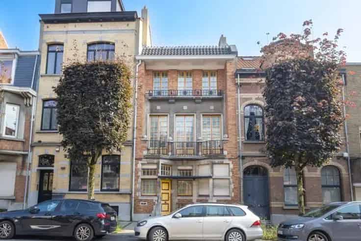 Huis te renoveren in Vorst - Art Deco - 250m²