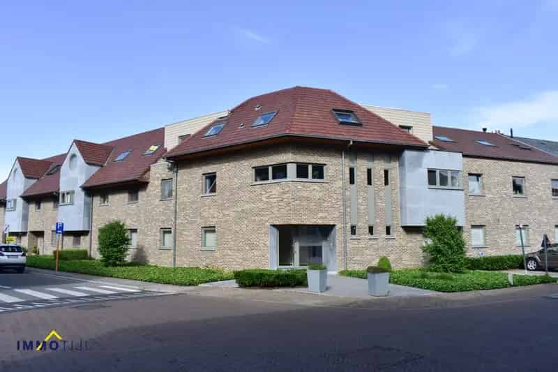 Appartement te huur Lebbeke  2 slaapkamers terras garage zwembad