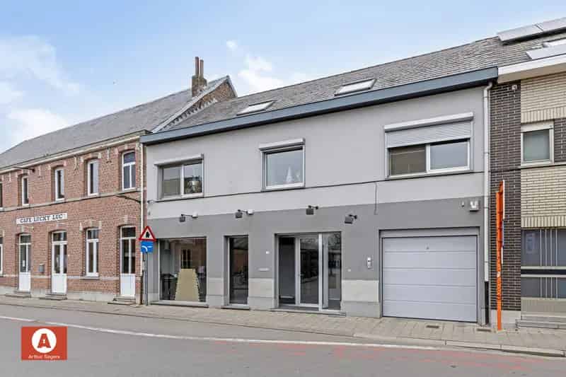 Huis te koop Malderen Ruime woning met handelsruimte