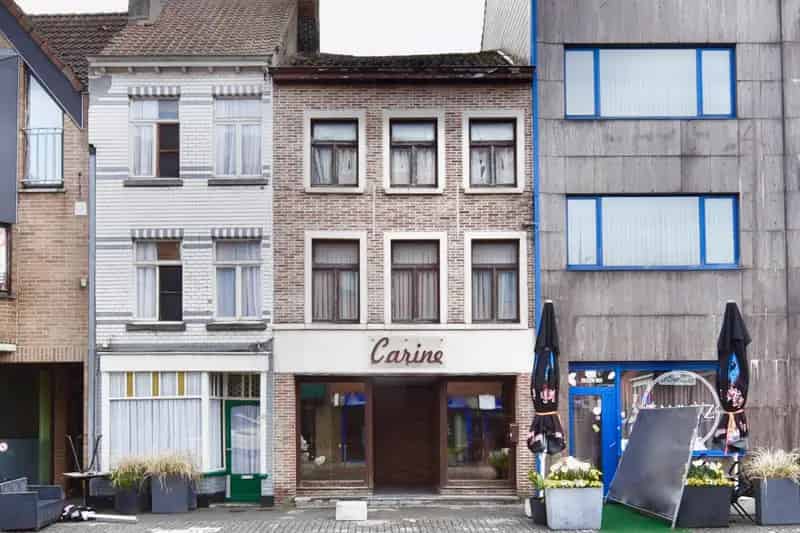 Te renoveren handelshuis in Eeklo