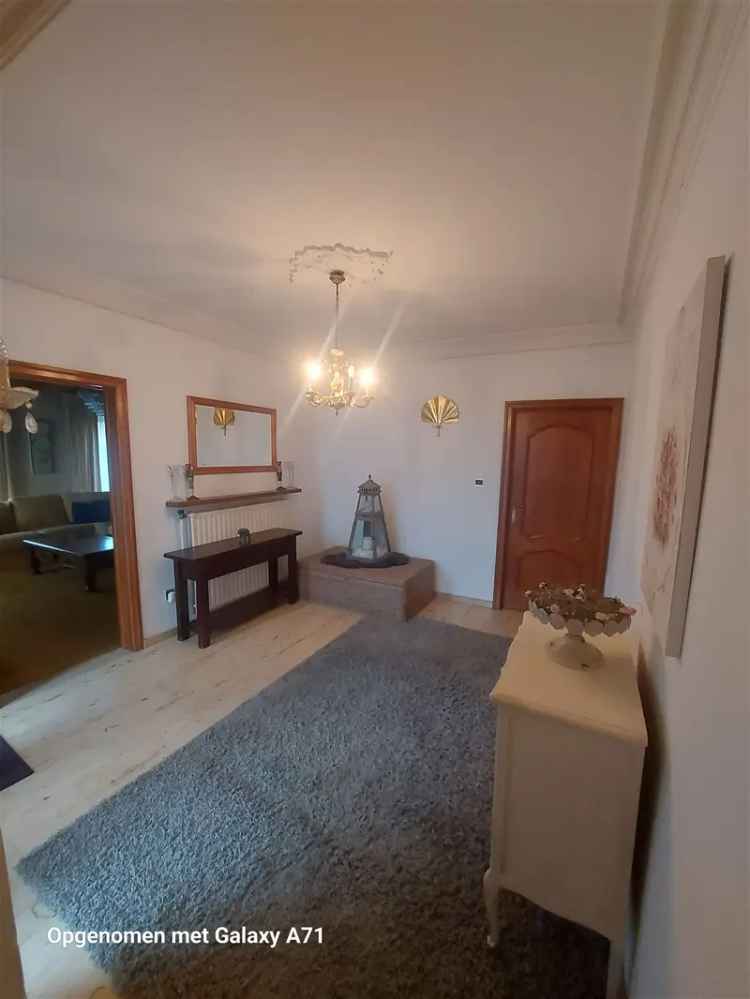 Huis te huur Bilzen: 3 slaapkamers, grote tuin en garage