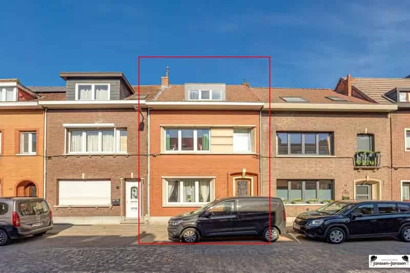 Huis te huur: Ruime woning met 3 à 4 slaapkamers