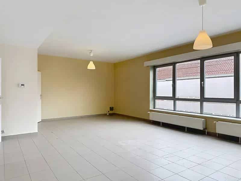 Ruim 3 Slaapkamer Duplex Appartement te Huur