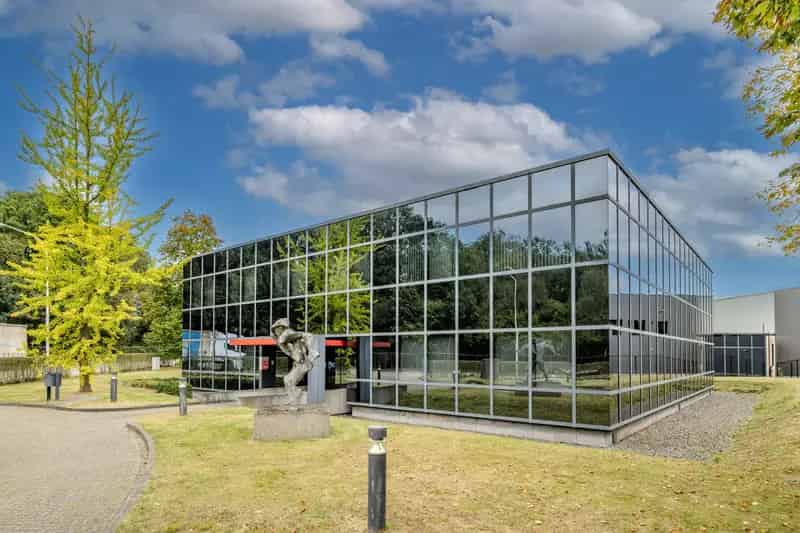 Kantoorgebouw te Koop Wilrijk Ruime Parking