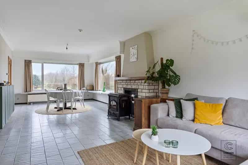 Laagbouwwoning 194m2 4 slaapkamers 1807m2 perceel