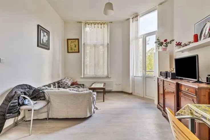 Appartement Te Koop Schaerbeek 66m²  Gerenoveerd