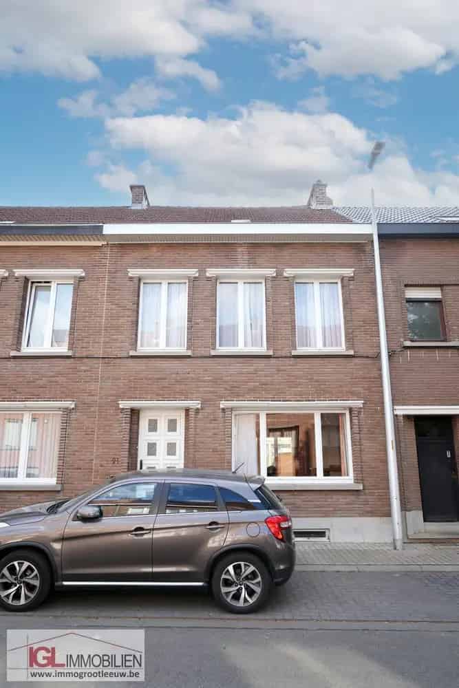Huis te koop Sint-Pieters-Leeuw: 3 slaapkamers, rustige buurt