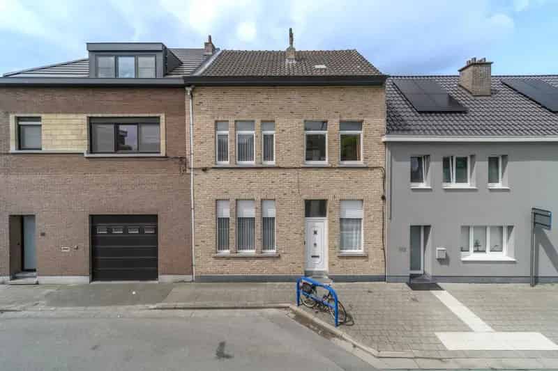 Ruime Gezinswoning Met Garage Zeer Goed Onderhouden