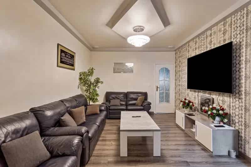 Huis te koop: Ruime gezinswoning 7 slaapkamers