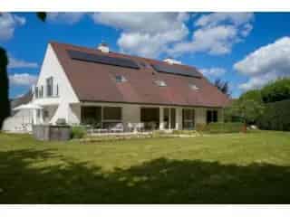 Villa te koop - Overpelt - Ruime gezinswoning met 4 slaapkamers en tuin