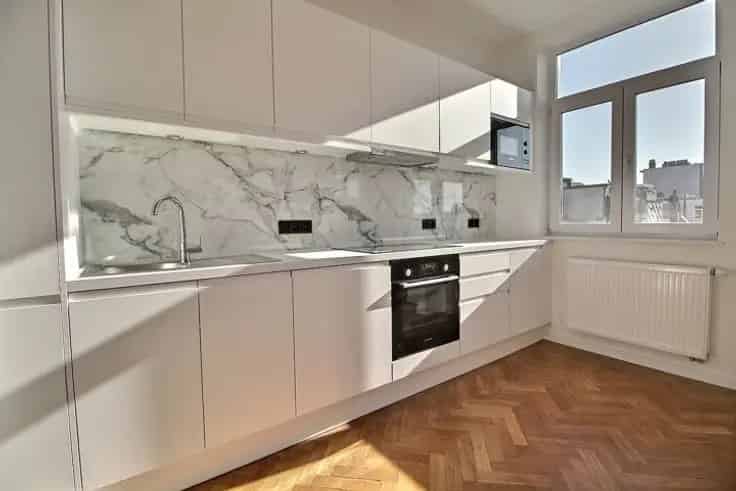 Appartement Te Koop Altitude 100: Gerenoveerd 2 Slaapkamers
