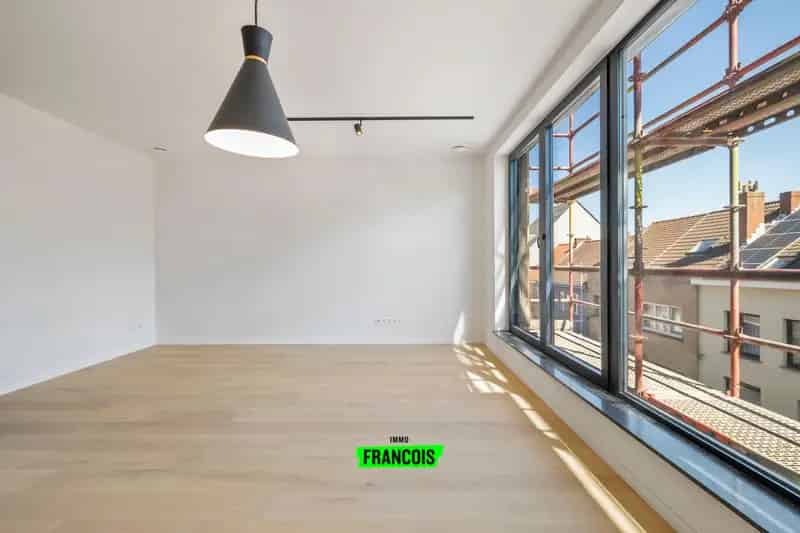 Nieuwbouwappartement (mogelijkheid 6% btw) aan Bredene-Sas te koop.