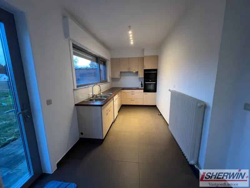Ruime woning 4 slaapkamers nabij centrum