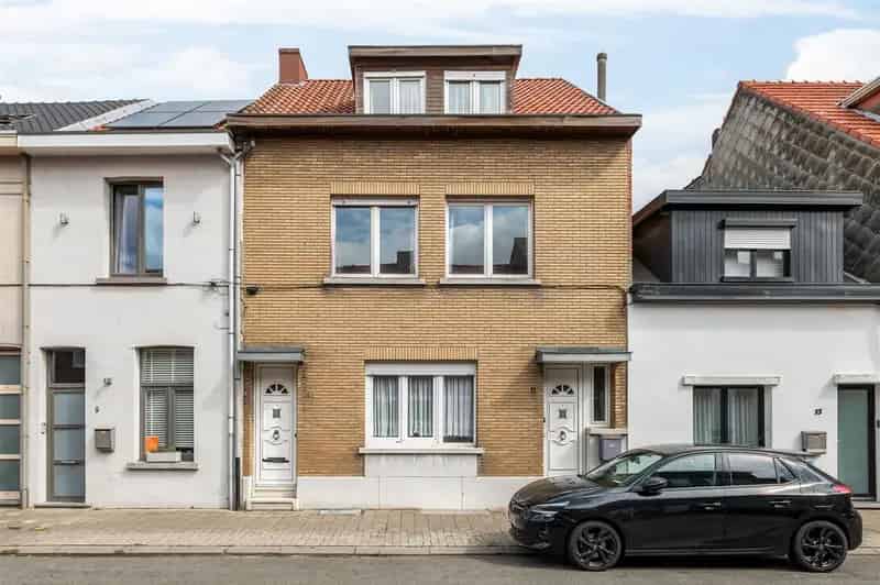 Grondig te renoveren woning in Ekerse dorpskern.