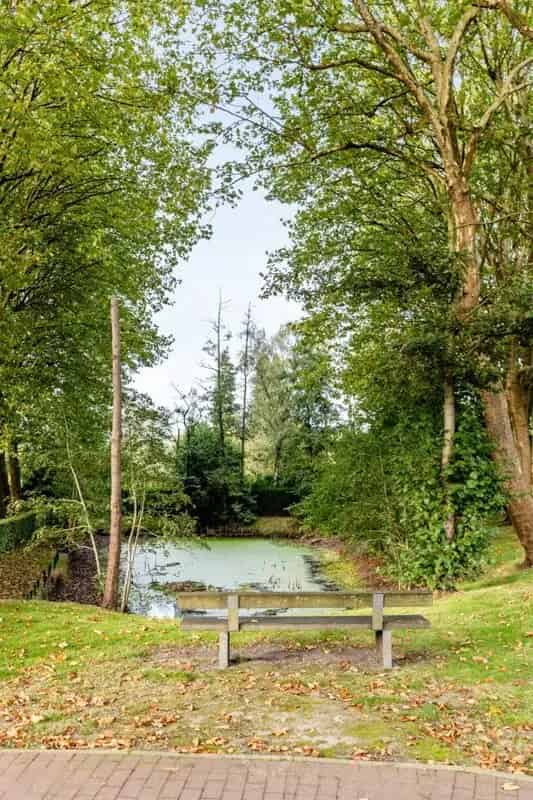 Bouwgrond Sint-Martens-Latem: Moderne Villa & gerenoveerde woning