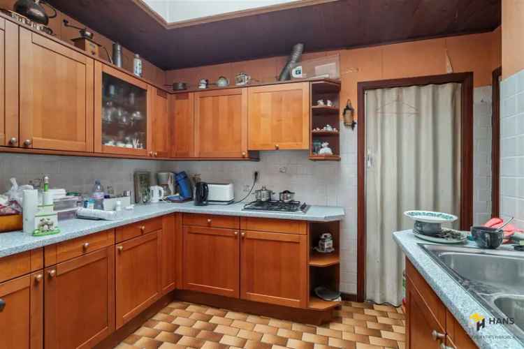 Huis te koop Borgerhout: 2 slaapkamers, 103m², te moderniseren