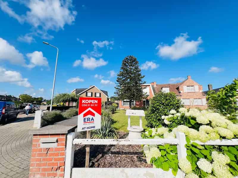 Menen: Ruime 4 Slaapkamers Huis te Koop