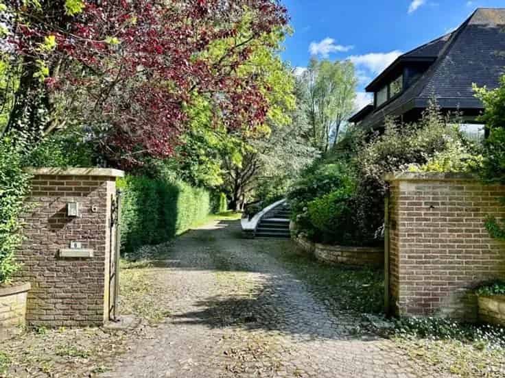 Villa te Koop Meise 300m2 17 are 4-5 slaapkamers