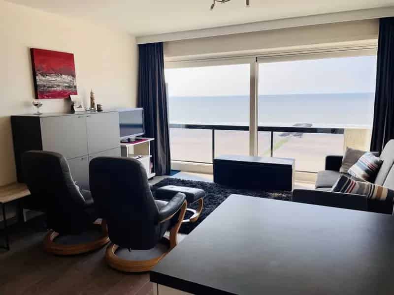 Lichtrijke studio Middelkerke met zeezicht te koop