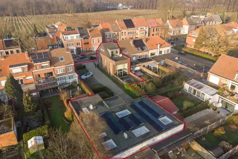 Moderne HOB 4 slaapkamers Edegem Kantoren Magazijn 281m2