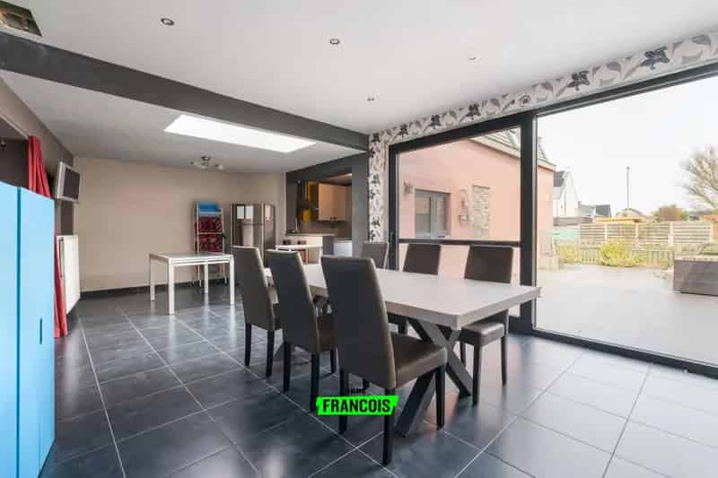 Ruime woning te koop nabij Herzele centrum