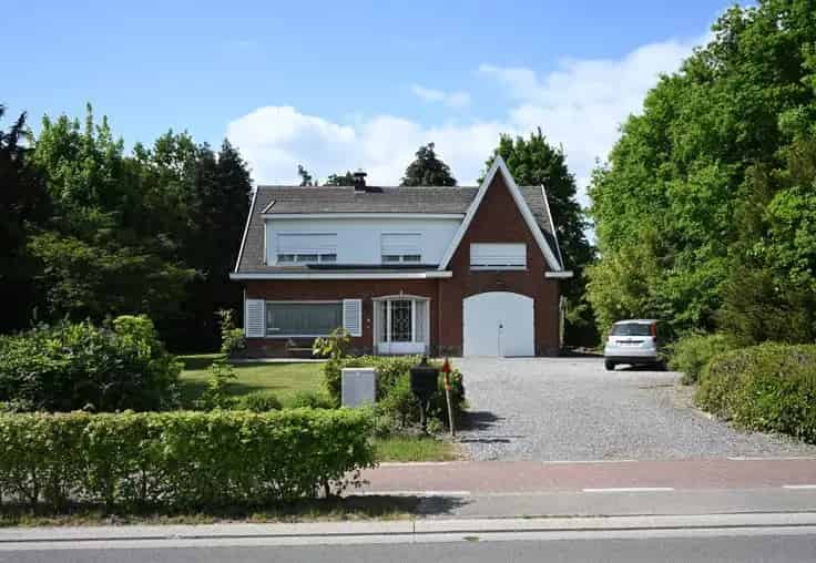 Huis Te Koop: Vrijstaande woning te renoveren op 26 are