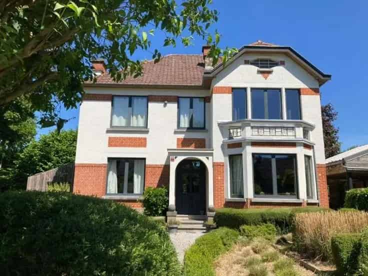 Villa te Koop Rosseignies Nabij Nivelles Jaren 30