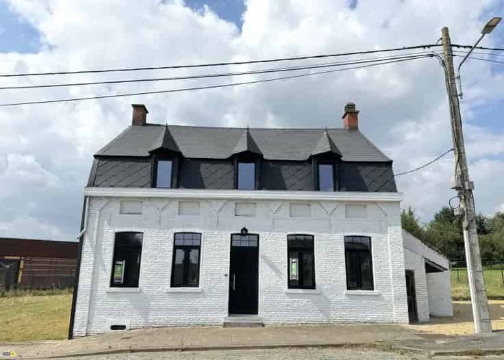 Gerenoveerde woning met tuin te koop Frasnes-lez-Anvaing
