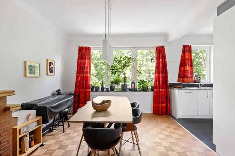 Gerenoveerd 2-slaapkamerappartement met Zonnepanelen Wilrijk