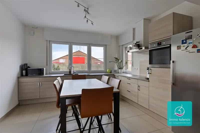 Gerenoveerde 3-gevel 4 slaapkamers Garage Tuin