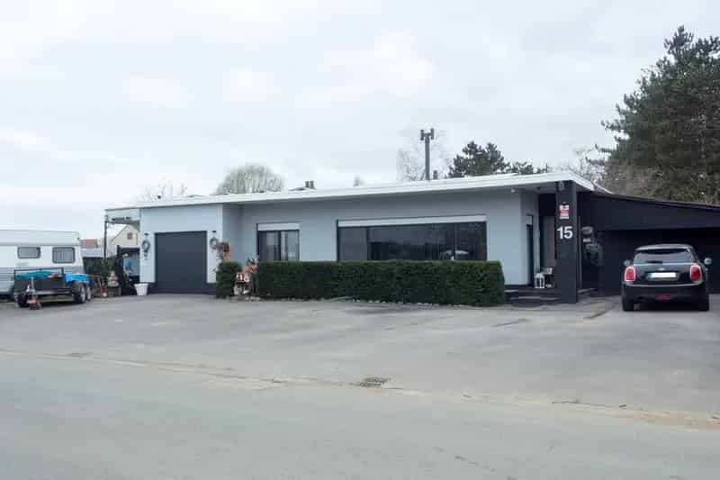 Laagbouwwoning 2 slpk + aparte ingang (bij)beroep te koop