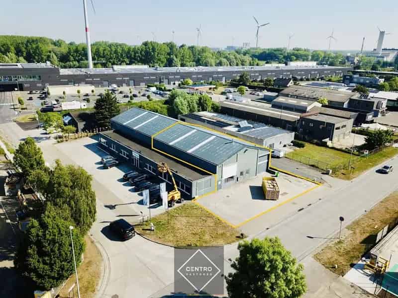 Magazijn met Kantoor te Huur Brugge