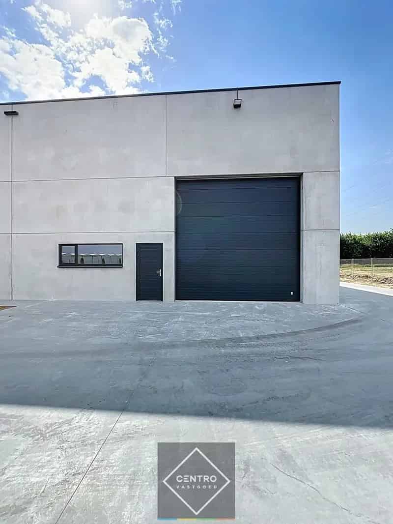 Laatste Units voor bedrijvigheid (opslag, productie, ambacht,...), géén WVI-grond, ONMIDDELLIJK BESCHIKBAAR te SLEIHAGE (Oostnieuwkerke).