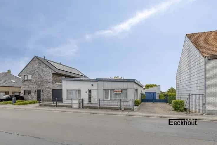 Halfopen Bungalow Te Koop Ruime Tuin Garage