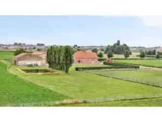 Landelijke Hoeve te Koop Moorslede - Ruime Loods en Verzorgde Tuin
