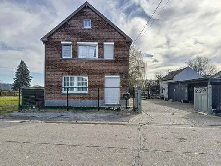 Huis te Koop Kortenaken: Instapklare woning met bijgebouw