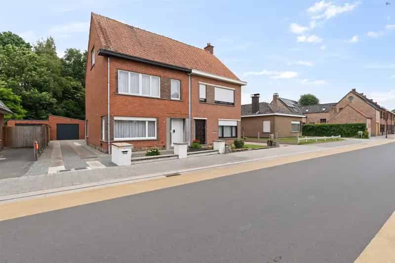 Halfopen Bebouwing 356m²