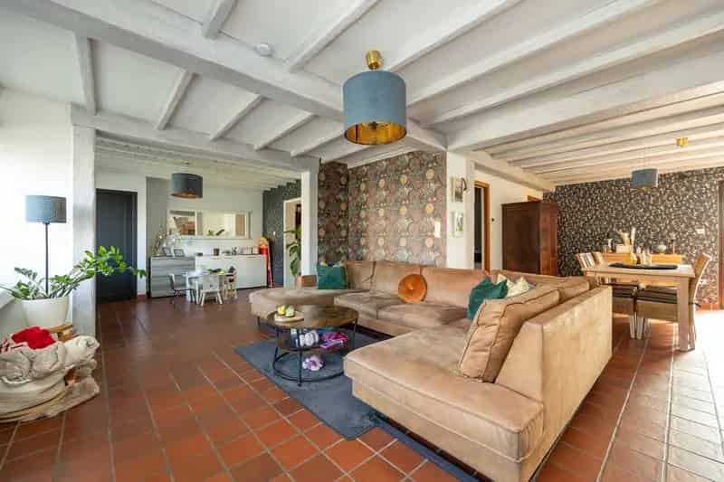 Gerenoveerde gezinswoning te Beerse 226m²