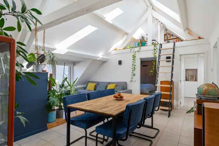 Lichtrijk Dakappartement Hemiksem: Ideaal voor Starters