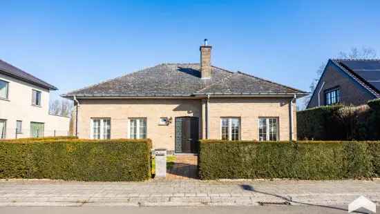 Te koop energiezuinige bungalow met garage in Gijzegem