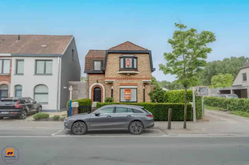 Huis te koop Sleidinge: Karaktervolle woning met renovatiemogelijkheden