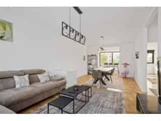 Gerenoveerde woning met magazijn Deurne