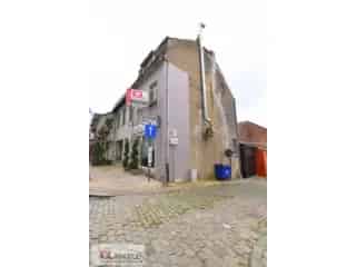 Handelsfonds Sint-Pieters-Leeuw: Frituur en Appartement