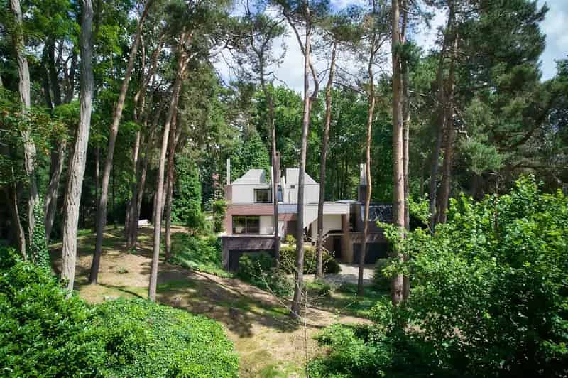 Grote villa te koop in Heusden met 4 slaapkamers en 2 badkamers