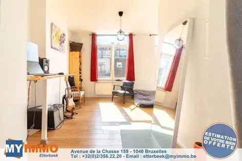 Studio te huur Etterbeek 35m² - Zonnig terras 20m²