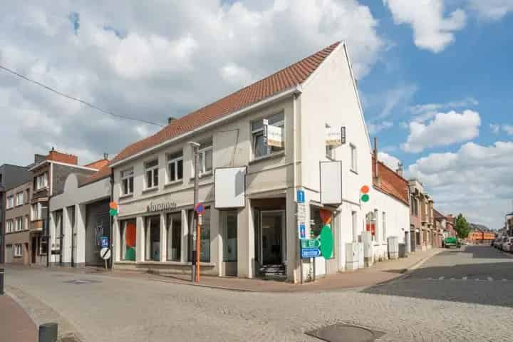 Kantoor te koop Zele Centrum: Handelspand 178m² + Appartement 2 slaapkamers
