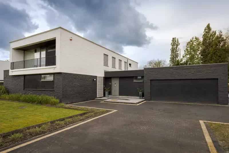 Ruime Villa te Huur Oosterzele Nabij E40