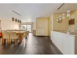 Appartement te koop Olen - Ruim gelijkvloers met tuin en staanplaatsen