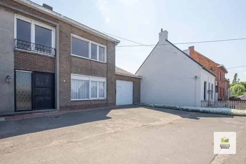 Te renoveren woning met landelijk vergezicht en bijgebouw Wingene